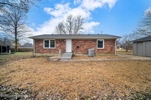 138 Carolina Ave, Mt Washington, KY 40047