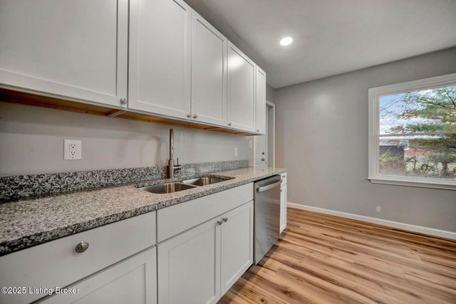 138 Carolina Ave, Mt Washington, KY 40047