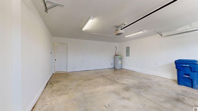 65 Wharton Rd, Cadiz, KY 42211