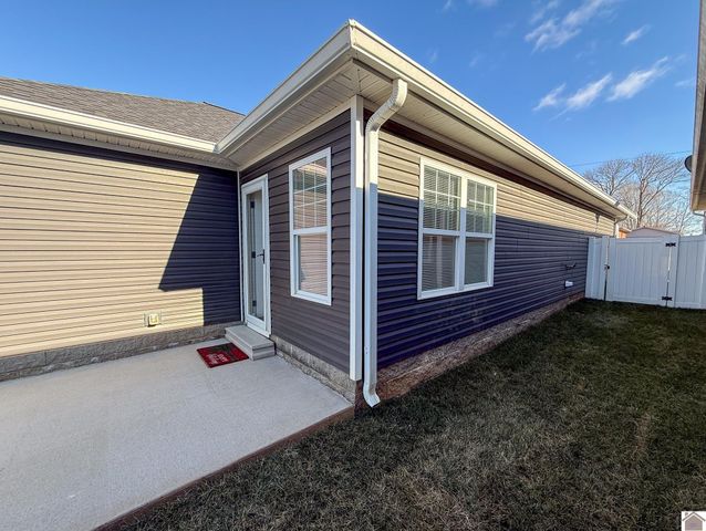 65 Wharton Rd, Cadiz, KY 42211