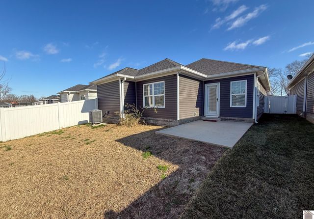 65 Wharton Rd, Cadiz, KY 42211