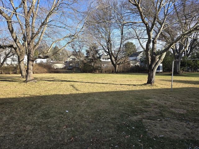 24 Pepka Dr, Webster, MA 01570