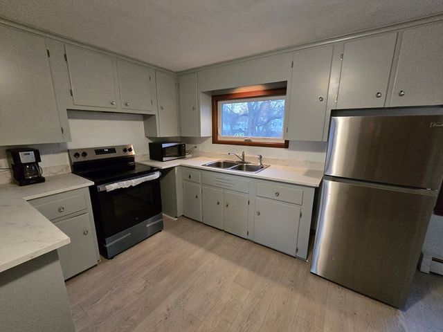 24 Pepka Dr, Webster, MA 01570