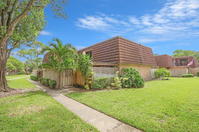 730 7th Ln, Palm Beach Gardens, FL 33418