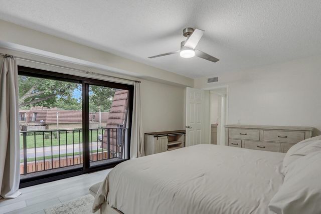 730 7th Ln, Palm Beach Gardens, FL 33418