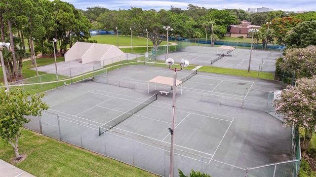 730 7th Ln, Palm Beach Gardens, FL 33418