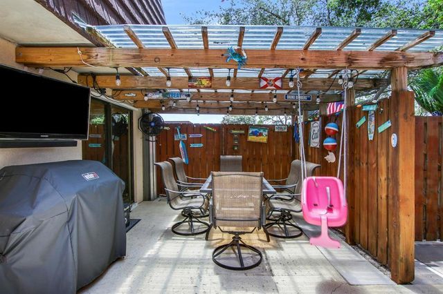 730 7th Ln, Palm Beach Gardens, FL 33418