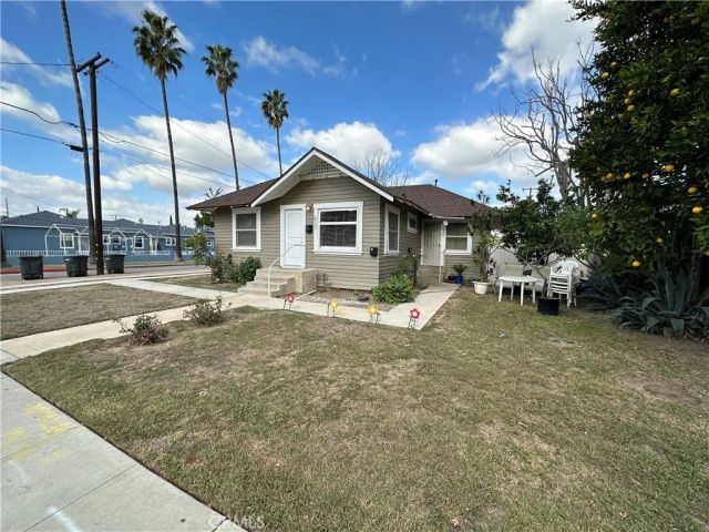 633 W Maple Avenue, Orange, CA 92868