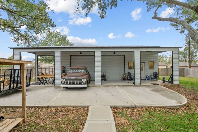 12955 Point Aquarius Boulevard, Willis, TX 77318