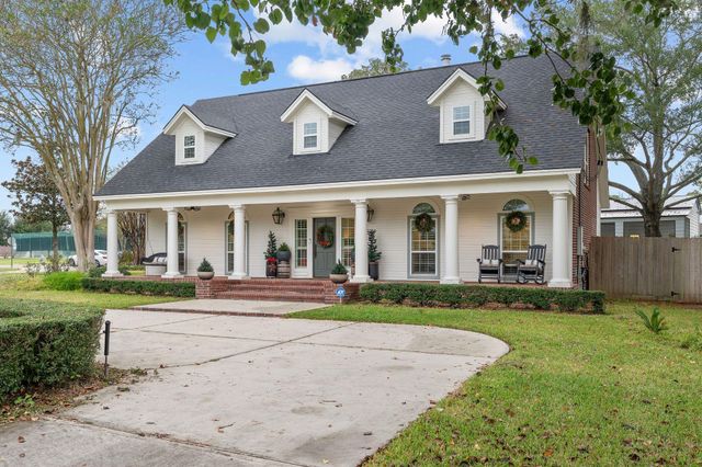 12955 Point Aquarius Boulevard, Willis, TX 77318