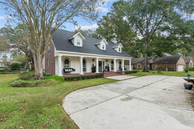 12955 Point Aquarius Boulevard, Willis, TX 77318