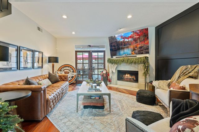 12955 Point Aquarius Boulevard, Willis, TX 77318