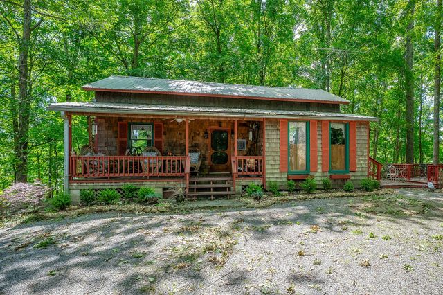 345 Hilltop Ln, Gainesboro, TN 38562