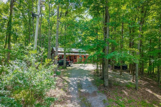 345 Hilltop Ln, Gainesboro, TN 38562