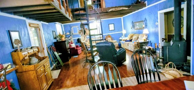 345 Hilltop Ln, Gainesboro, TN 38562