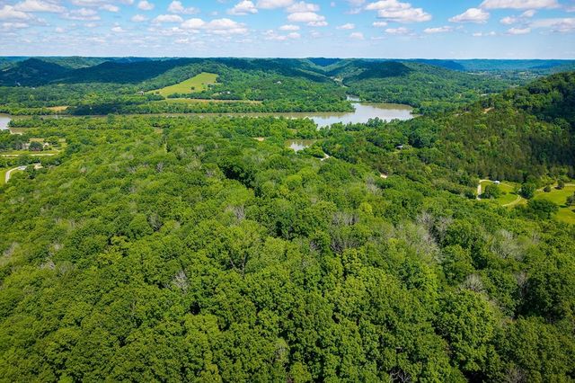 345 Hilltop Ln, Gainesboro, TN 38562