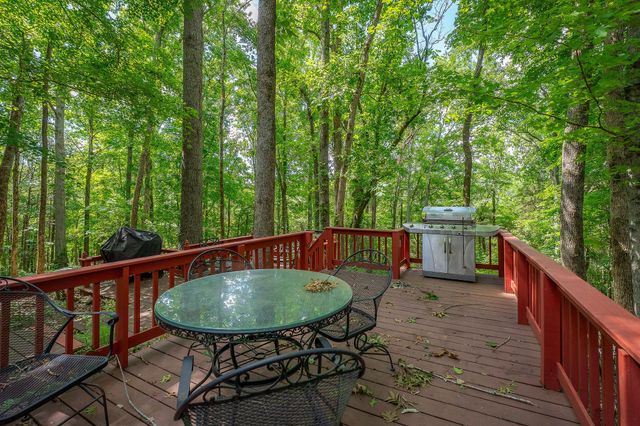 345 Hilltop Ln, Gainesboro, TN 38562