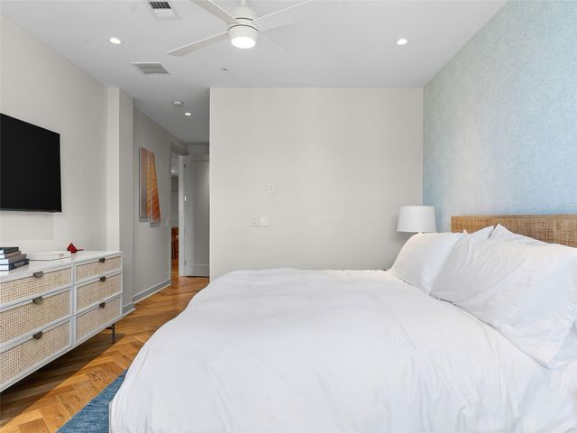 84 Island DR 9402, Horseshoe Bay, TX 78657