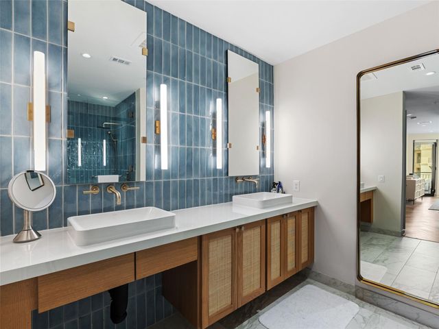 84 Island DR 9402, Horseshoe Bay, TX 78657