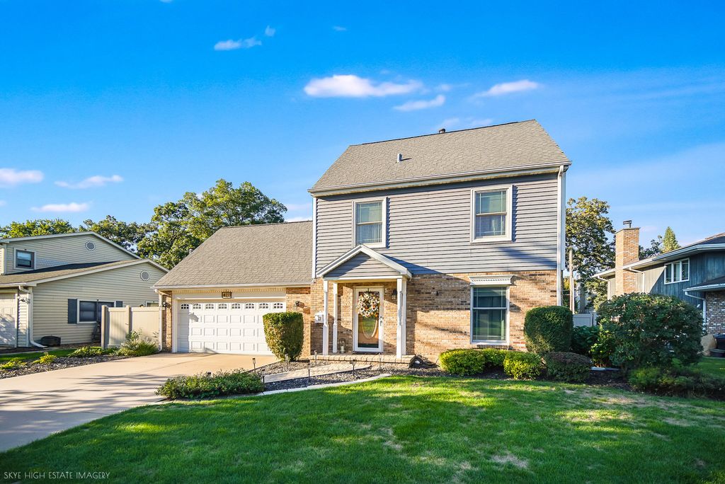 427 Glenys Drive, Lemont, IL 60439 — photo 2