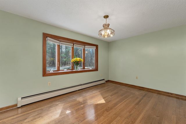 4 Schoolhouse Road, Amherst, NH 03031