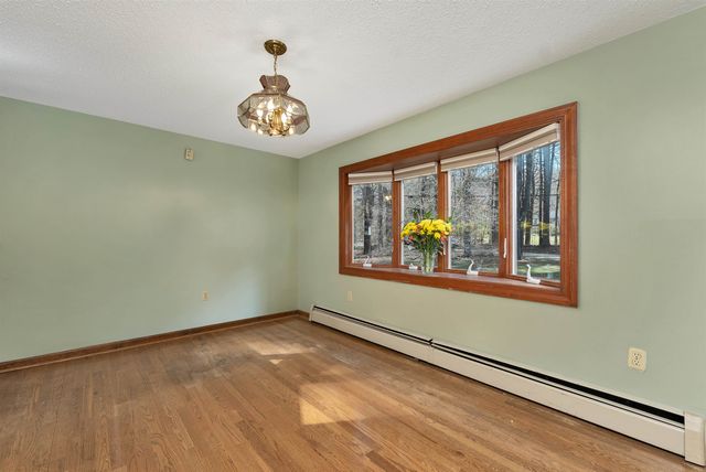 4 Schoolhouse Road, Amherst, NH 03031