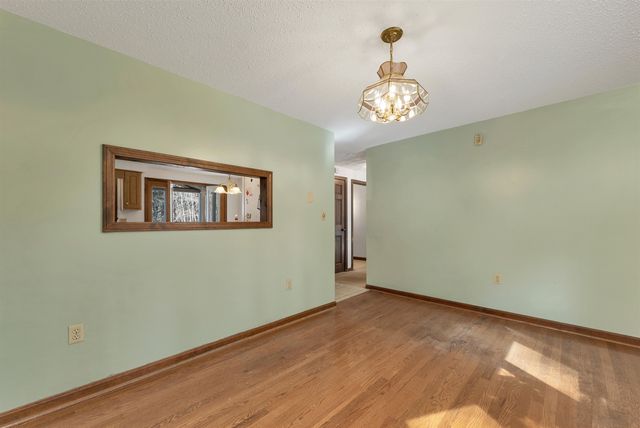 4 Schoolhouse Road, Amherst, NH 03031