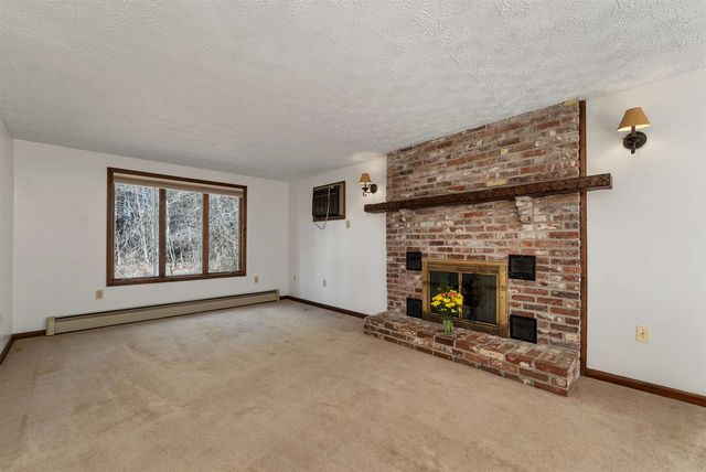 4 Schoolhouse Road, Amherst, NH 03031