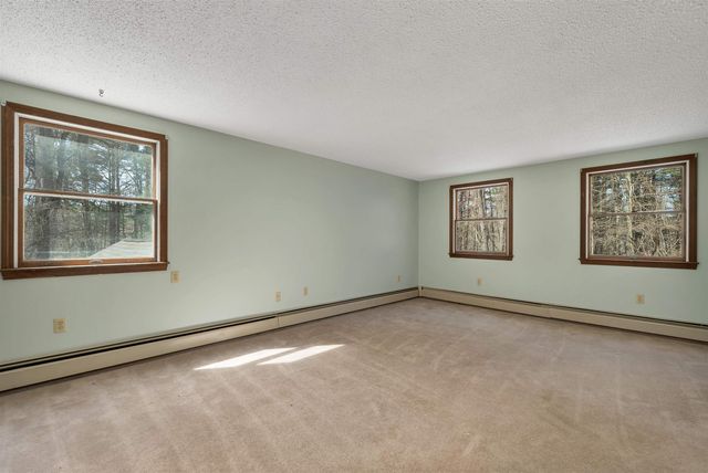 4 Schoolhouse Road, Amherst, NH 03031