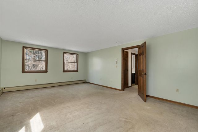 4 Schoolhouse Road, Amherst, NH 03031