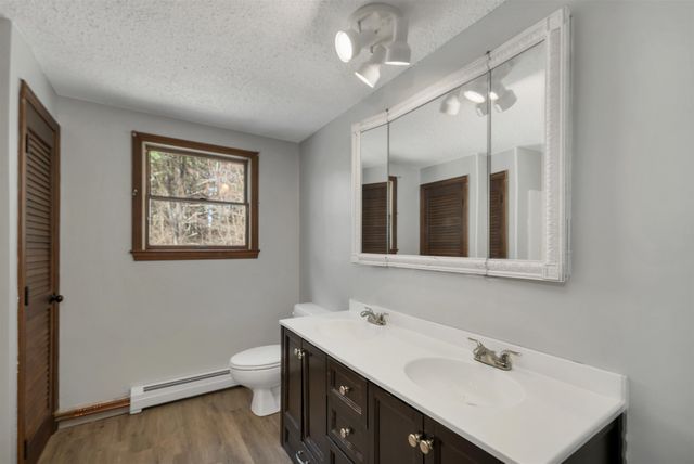 4 Schoolhouse Road, Amherst, NH 03031