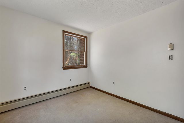 4 Schoolhouse Road, Amherst, NH 03031