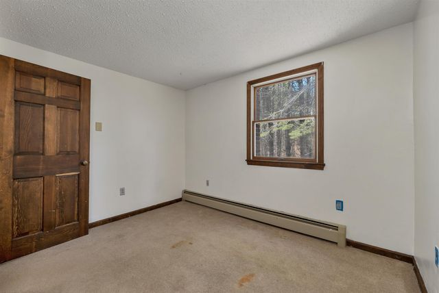 4 Schoolhouse Road, Amherst, NH 03031