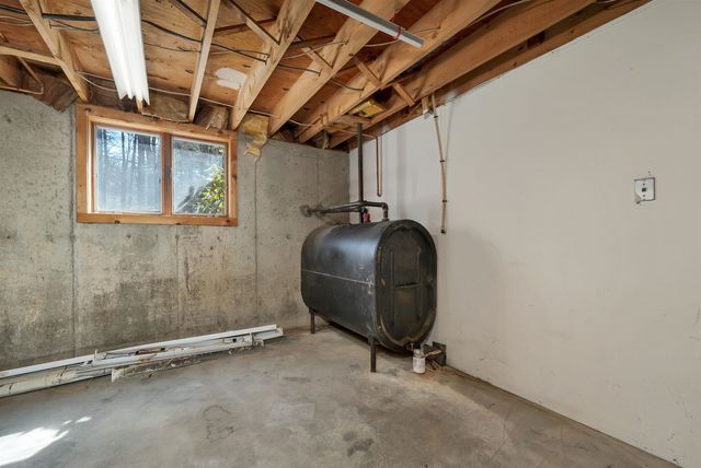 4 Schoolhouse Road, Amherst, NH 03031