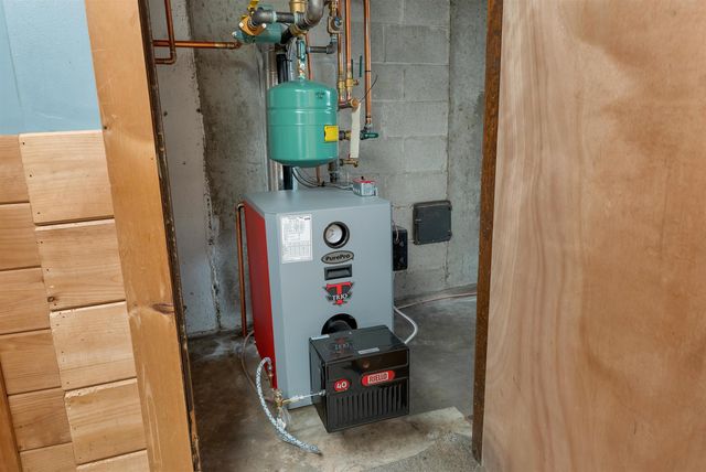 4 Schoolhouse Road, Amherst, NH 03031