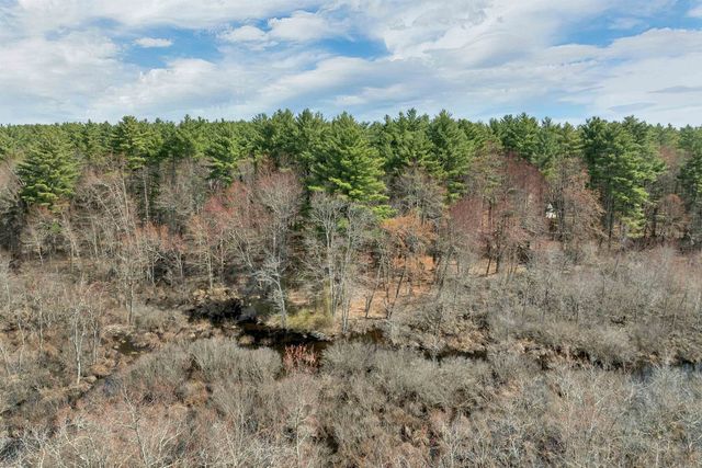 4 Schoolhouse Road, Amherst, NH 03031