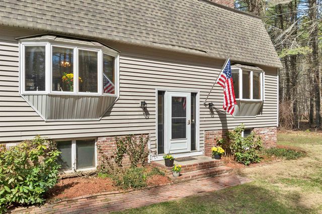 4 Schoolhouse Road, Amherst, NH 03031