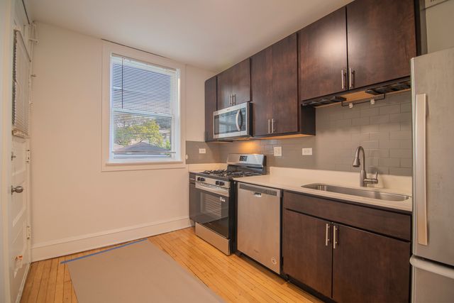 4103 W Nelson Street 1, Chicago, IL 60641