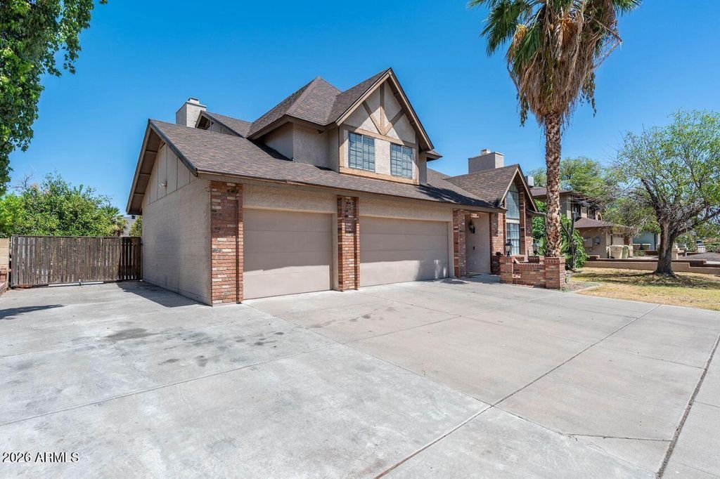 6416 W SHANGRI LA Road, Glendale, AZ 85304 — photo 2