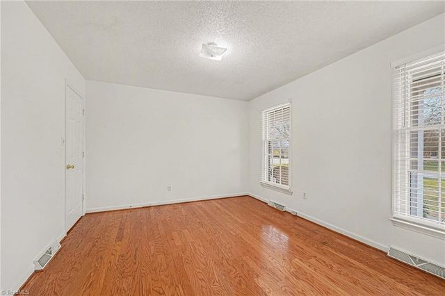 6905 Crandall Court, Clemmons, NC 27012