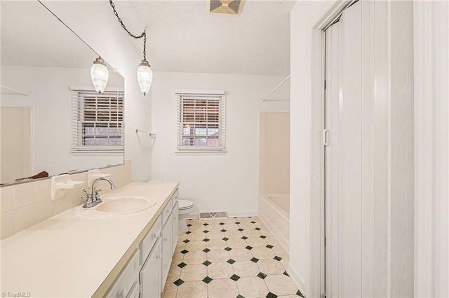 6905 Crandall Court, Clemmons, NC 27012