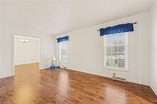 6905 Crandall Court, Clemmons, NC 27012