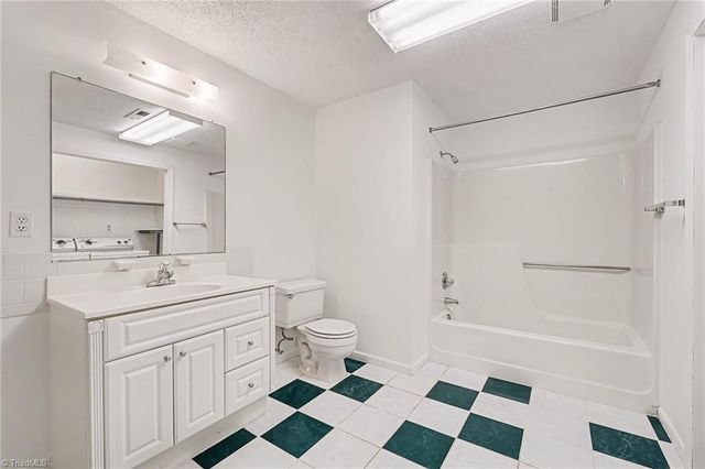 6905 Crandall Court, Clemmons, NC 27012