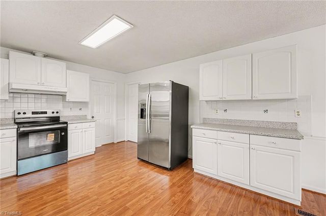 6905 Crandall Court, Clemmons, NC 27012