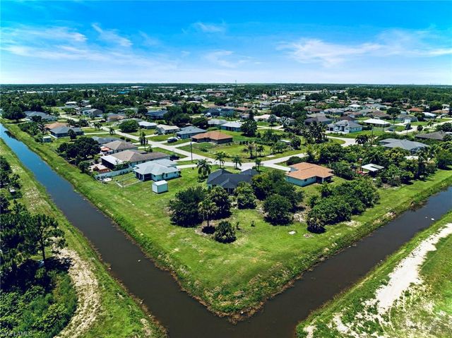 5512 Beauty ST, Lehigh Acres, FL 33971