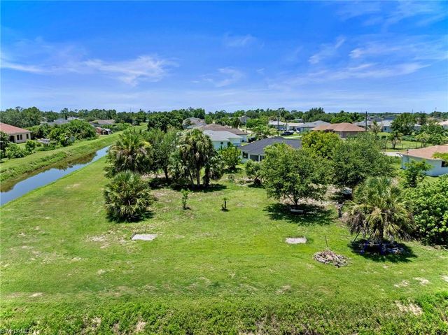 5512 Beauty ST, Lehigh Acres, FL 33971