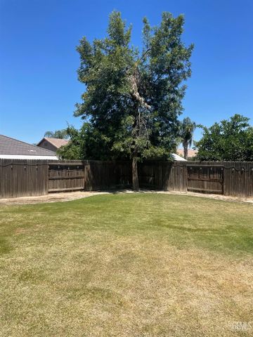 8011 Amber Creek Road, Bakersfield, CA 93313