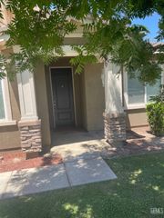8011 Amber Creek Road, Bakersfield, CA 93313