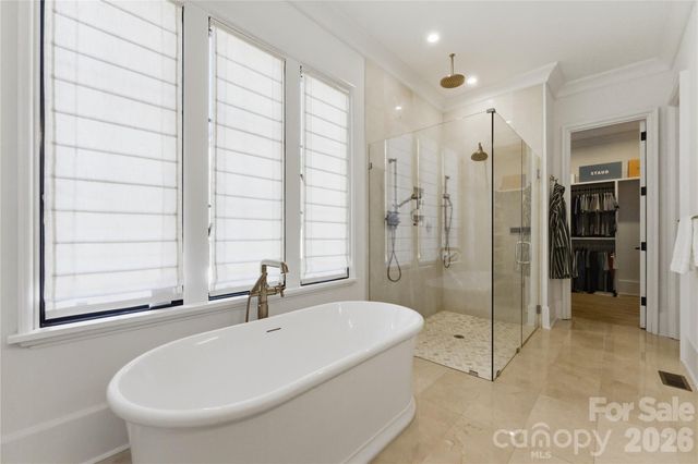 7005 Chateau Bordeaux Lane, Charlotte, NC 28270