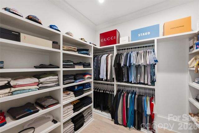 7005 Chateau Bordeaux Lane, Charlotte, NC 28270